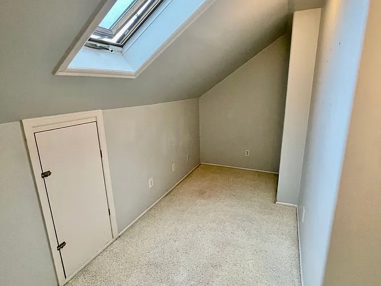 6976 NE Stanton St — Photo 33