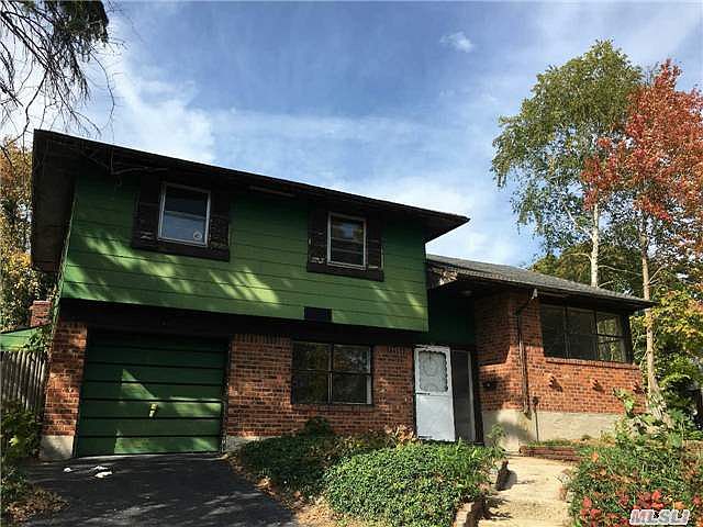 1st image of 10 Brocton Ln