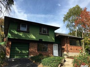 10 Brocton Ln, Kings Park, NY 11754