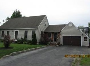 28 Seminole Dr, Nashua, NH 03063