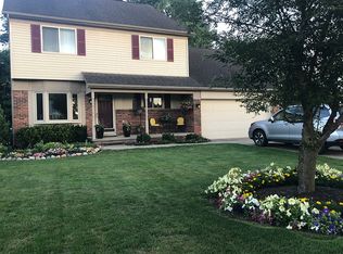 186 Arlington Dr, Rochester Hills, MI 48307