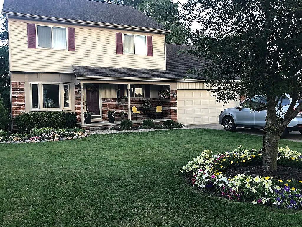 186 Arlington Dr photo 1