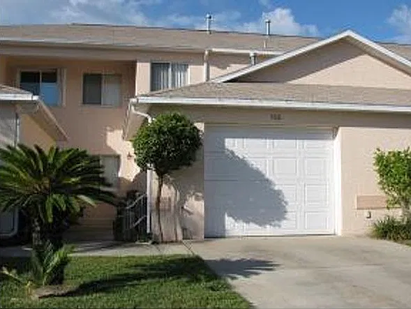 2 bed, 2.5 bath, 1646 sqft, $1,975 — Photo 2