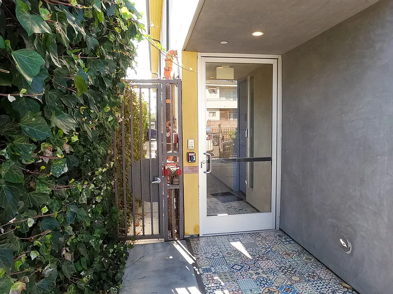 2006 S Corning St #3 — Photo 64