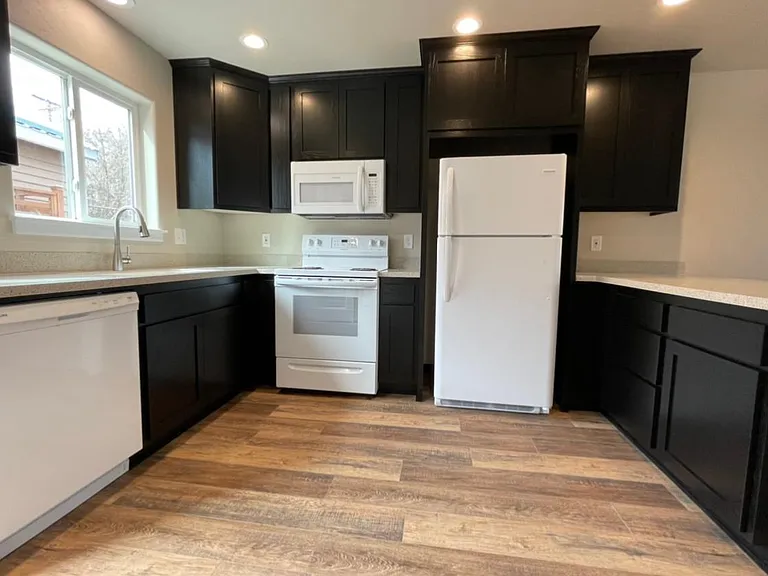1005 SE Prospect St — Photo 3