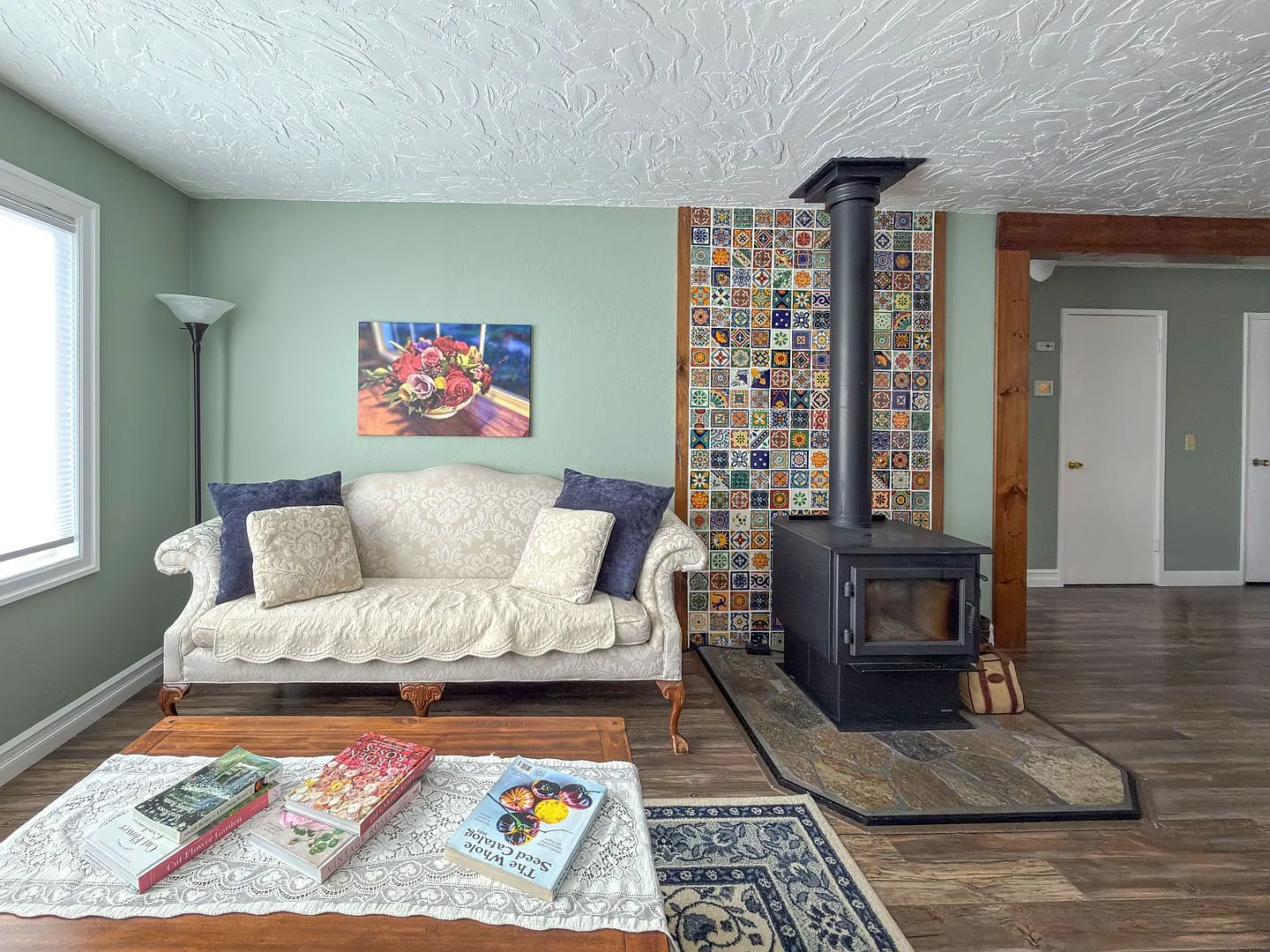 Furnished home on a flower farm, mountain views, 4-6 months — Photo 2