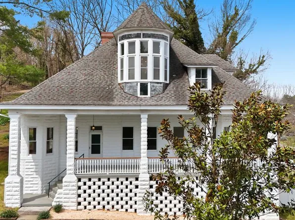 243 Mason Pl, Abingdon, VA 24210