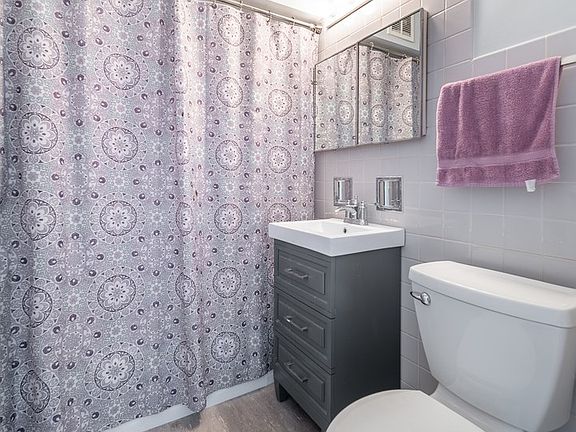5th image of 1540 Park Ave APT 1C