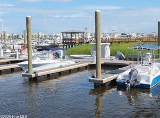 100 Spencer Farlow Dr #E-1, Carolina Beach, NC 28428