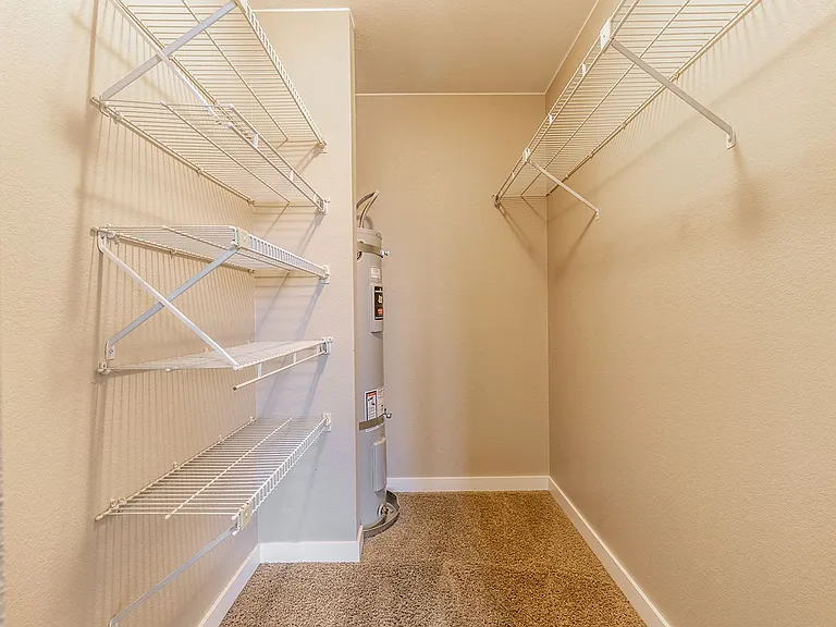 Francis Ave Apartments — Photo 21