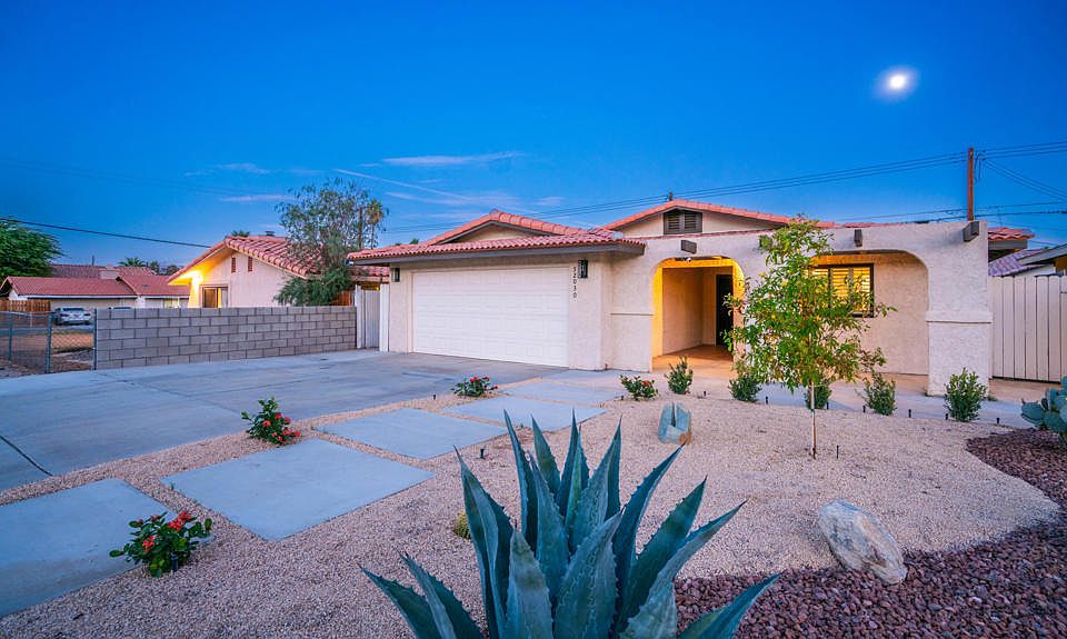 1st image of 52030 Avenida Martinez