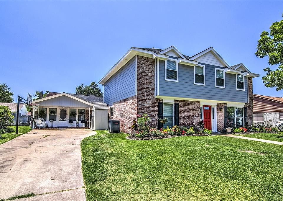 1st image of 2502 Maxwell Ln
