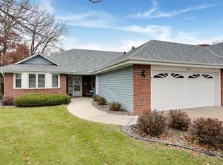 7086 24th St N, Oakdale, MN 55128