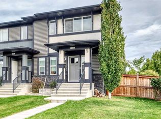 68 W Belgian St, Cochrane, AB T4C 0M3