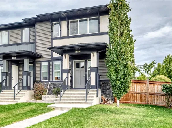 68 W Belgian St, Cochrane, AB T4C 0M3