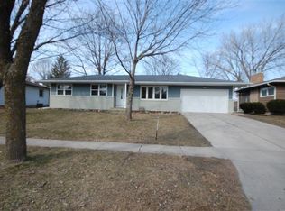 4003 Ross Rd, Ames, IA 50014