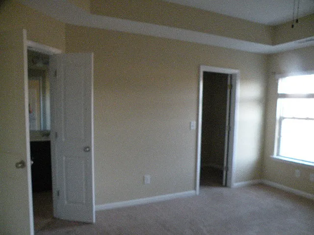 308 Lynden Ln — Photo 18
