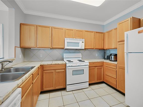 4th image of 801 Luther St W Unit 407