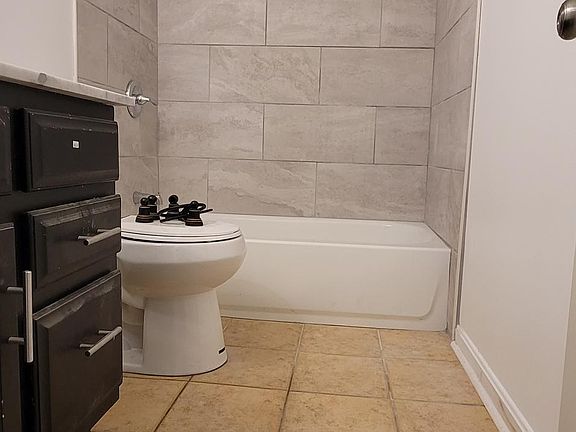 5th image of 4613 Central Park Dr