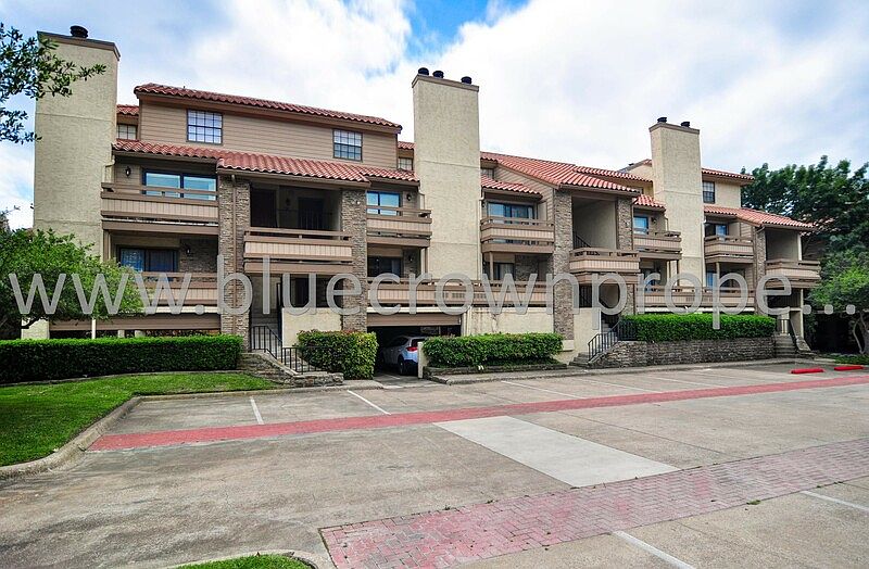 1st image of 7640 W Greenway Blvd APT 7K