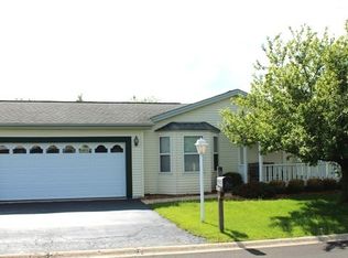 1002 Castleton Ct, Grayslake, IL 60030