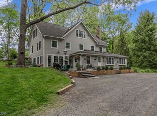 18 White Bridge Rd, Pittstown, NJ 08867