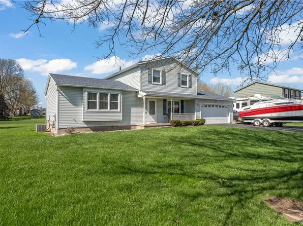 56 Alderbush Ln, Hamlin, NY 14464