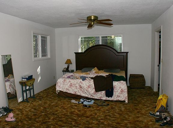 4th image of 261 Sunrise Dr