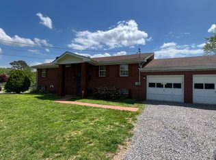 1243 Laurel Rd, Clinton, TN 37716