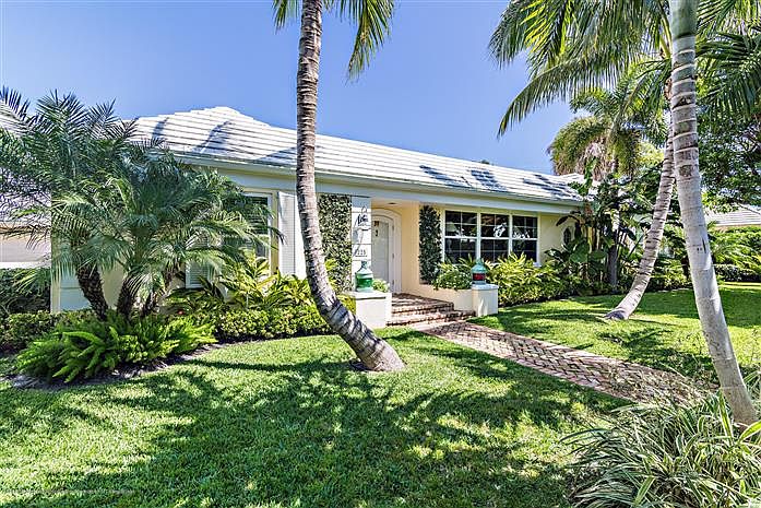 1st image of 225 Bahama Ln
