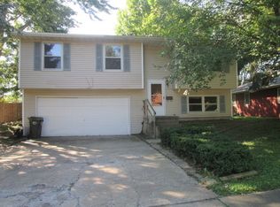 2205 E Country Squire Dr, Urbana, IL 61802