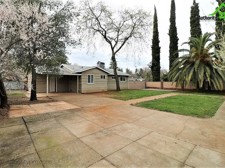 3909 Mercury Dr — Photo 22
