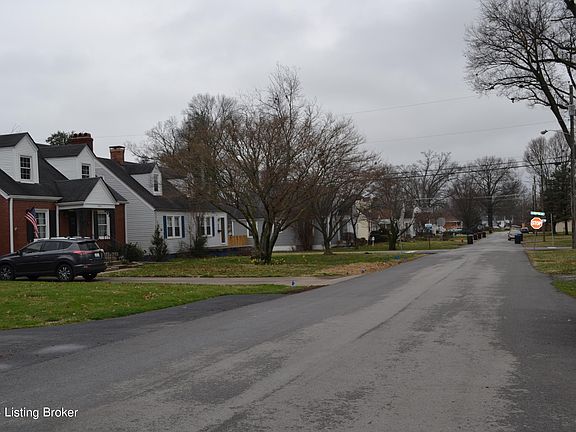 5th image of 937 Parkway Dr