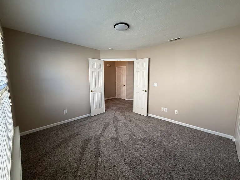 Second bedroom.