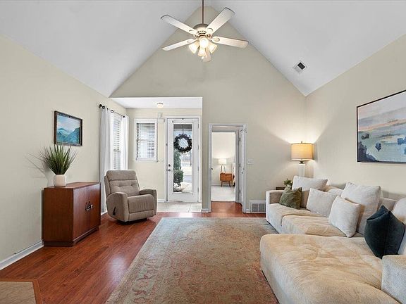 5th image of 1304 Island Shore Dr