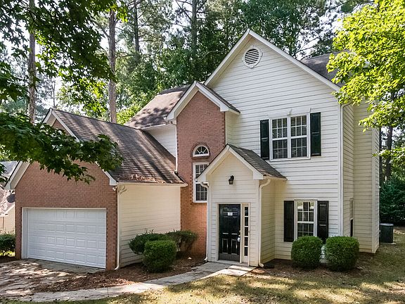 2nd image of 2721 Windsor Ct NW