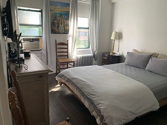 3rd image of 65 W 95th St APT 5B