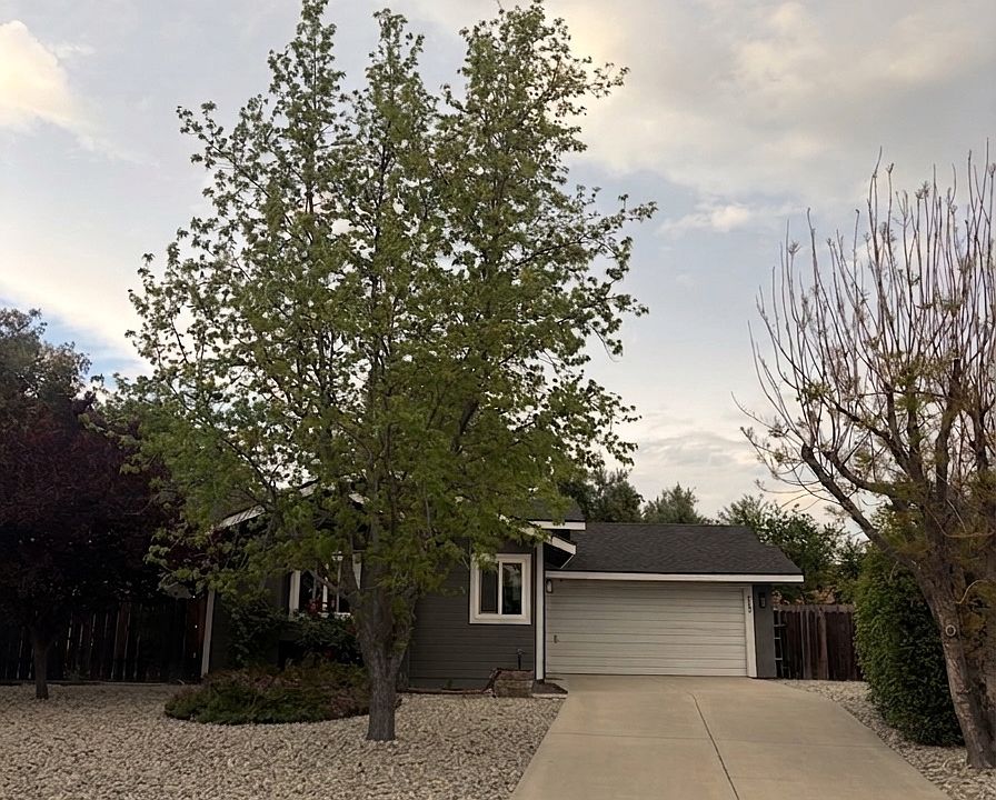 1st image of 823 Crazy Horse Ct