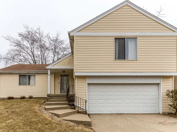 105 Asheville Ct, Vernon Hills, IL 60061