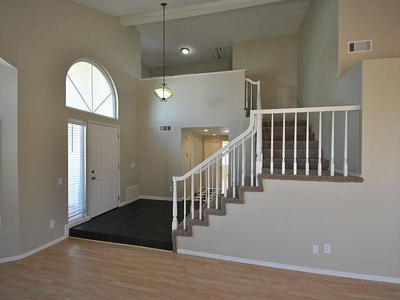 3rd image of 39621 Hearthstone Ct