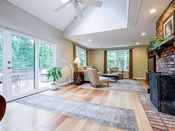 3rd image of 45 Blossom Road