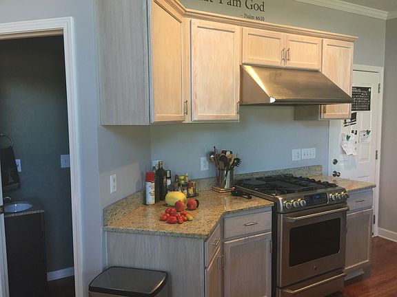 2nd image of 612 McGeachy Ln
