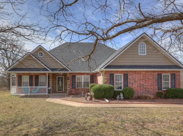 3493 Dogwood Circle, Loma Linda, MO 64804