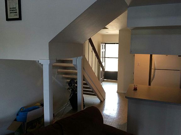 5th image of 426 Yacht Club Dr APT F