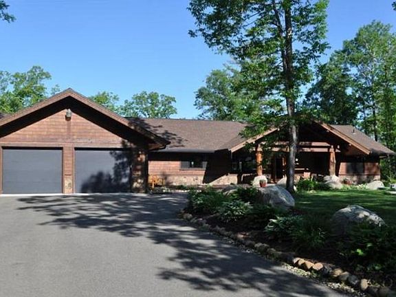 Circle drive - heated garage