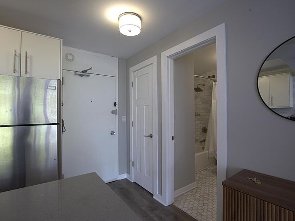 4th image of 70 W Burton Pl APT 306F