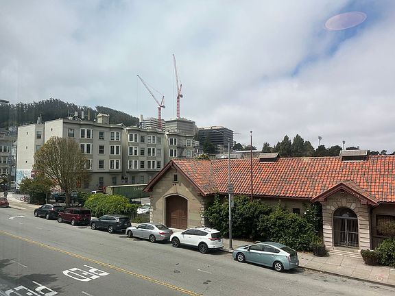 5th image of 806-808-810 Stanyan St #808-1