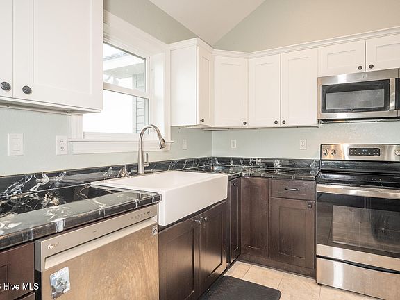5th image of 112 Sassafras Lane