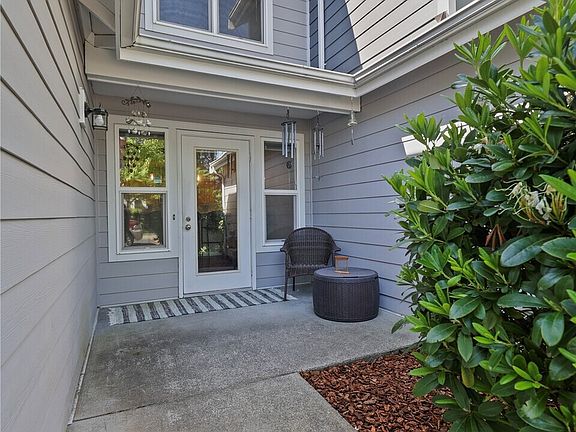 2nd image of 11520 Maple Court