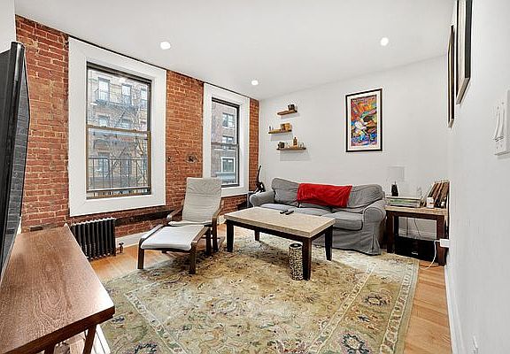 2nd image of 206 W 88th St APT 3W